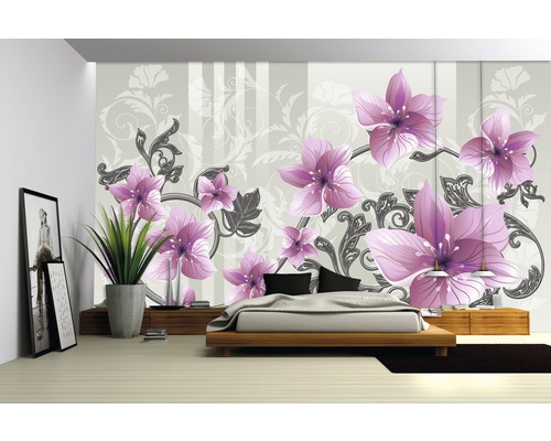 Dormitor cu tapet cu model floral