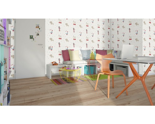 Birou cu birou, scaun, canapea și tapet cu model cu motive animale