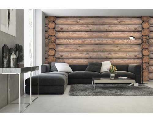 Living cu canapea gri și fototapet cu aspect de lemn