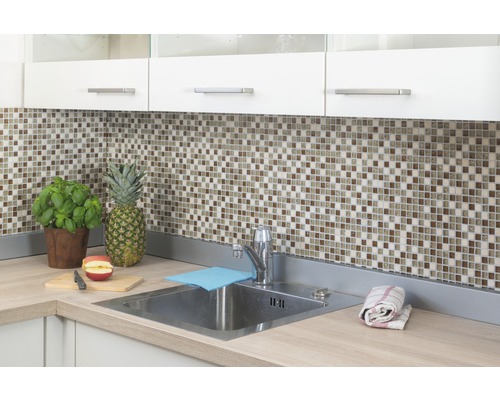 Chiuvetă de bucătărie cu protecție împotriva stropilor din gresie mozaic și fructe