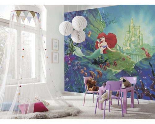 Cameră pentru copii cu pictură murală Ariel, sirenă, masă de joacă și baldachin