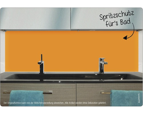 Baie cu lavoar, robinete și protecție împotriva stropilor