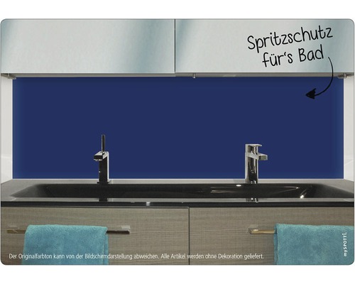 Baie cu lavoar, baterii și protecție albastră împotriva stropilor