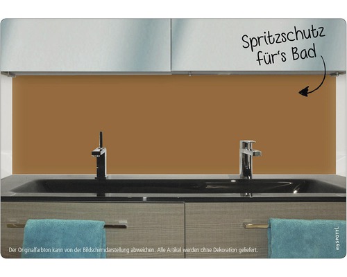 Exemplu de perete posterior de baie din plastic ca protecție împotriva stropilor