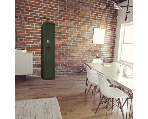 Dulap pentru arme cu încuietoare electronică într-o cameră