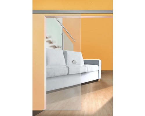 Ușă glisantă din sticlă în fața camerei de zi