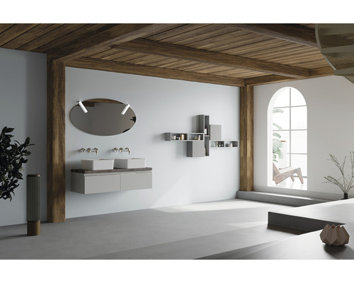 Baie cu chiuvetă dublă, oglindă și tavan din lemn