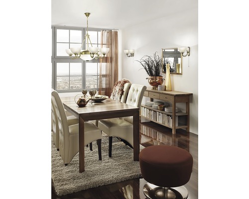 Aplică perete interior Savoy E14 max. 1x40W, cu întrerupător, bronz/alb satinat Sufragerie cu masă, scaune, covor, bufet, oglindă, iluminat și decorațiuni.