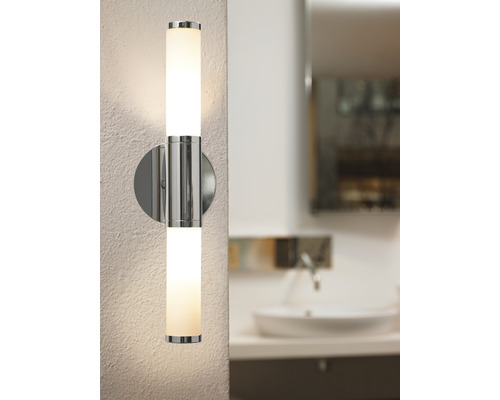 Lampa de perete în baie cu două tuburi fluorescente verticale