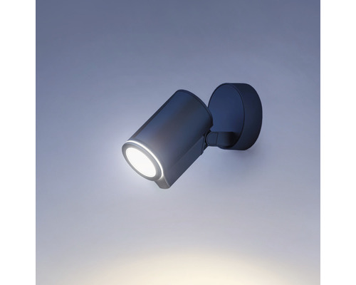 Spot de perete pentru iluminarea spațiilor exterioare