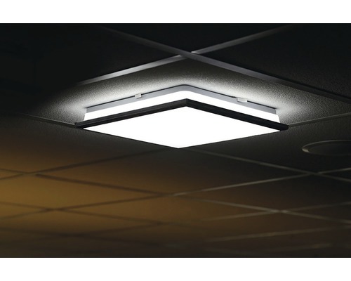 Plafonieră cu LED integrat Silver 10W 900 lumeni, 28x28 cm, pentru baie IP44, crom