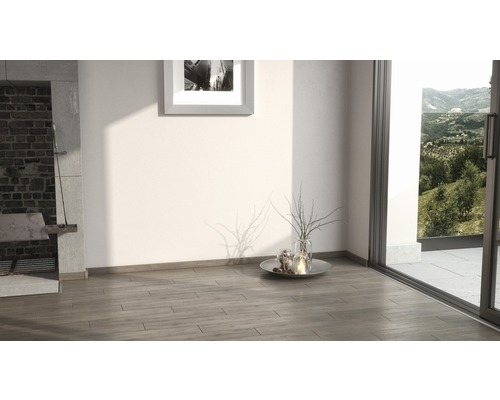 Cameră luminoasă cu grătar, tablou, decorațiuni și parchet