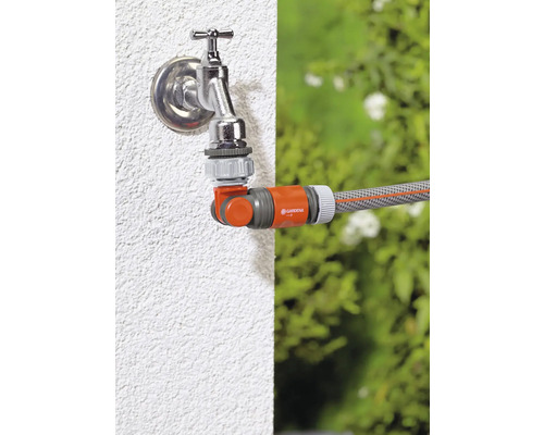 Racord de robinet unghiular Gardena cu robinet de apă și furtun de grădină