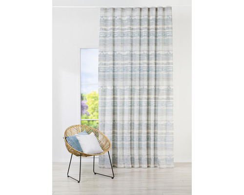 Șaluri decorative cu model de dungi transversale în fața ferestrei