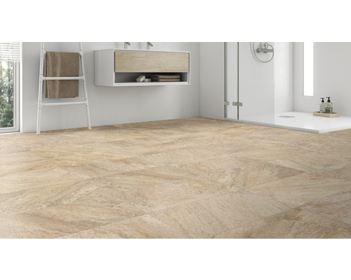 Baie cu gresie, chiuvetă și duș.