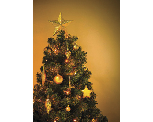 Brad împodobit cu stea în vârf și globuri de Crăciun