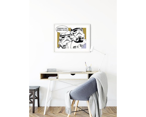 Imagine decorativă cu trupele Star Wars Stormtroopers cu un balon deasupra unui birou