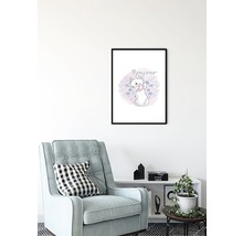 Imagine decorativă înrămată cu o pisică cu inscripția Bonjour deasupra unui scaun
