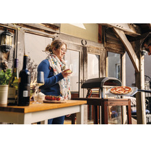 Cuptor pizza cu gaz Ooni Koda 12 oțel 62x39 cm argintiu/negru compact cu sistem de siguranță pentru ardere și aprindere instantanee cu gaz-thumb-6 Cuptor pizza cu gaz Ooni Koda 12 oțel 62x39 cm argintiu/negru compact cu sistem de siguranță pentru ardere și aprindere instantanee cu gaz-thumb-6
