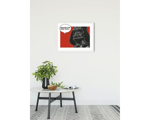 Tablou de perete înrămat cu motivul Darth Vader deasupra unei mese
