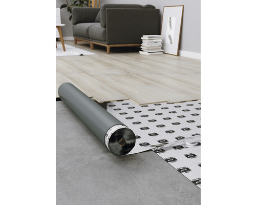 Imagine cu montaj de laminat și izolare fonică într-un spațiu de locuit.