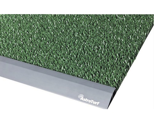 Gazon artificial cu logo-ul AstroTurf