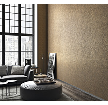 Cameră de zi cu tapet texturat și mobilier modern