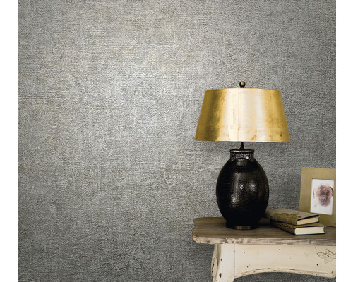 Prim-plan al unui perete cu tapet texturat într-o cameră de zi