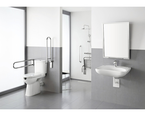 Baie accesibilă cu toaletă, lavoar și bare de sprijin pentru persoanele cu mobilitate redusă