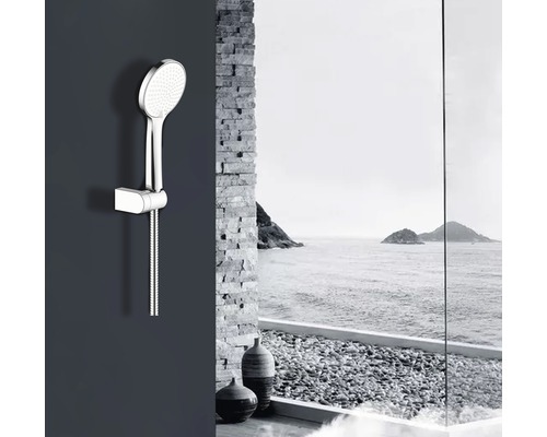 Duș de mână cu furtun montat pe perete