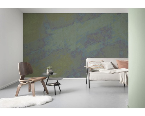 Sufragerie cu tapet cu model, fotoliu și canapea