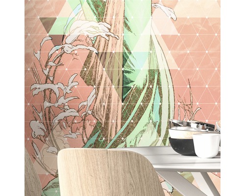 Perete cu model geometric și floral în spatele mesei și scaunelor de sufragerie