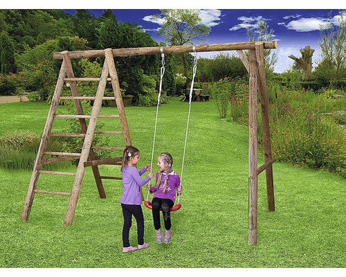 Leagăn din lemn cu scară pentru copii în grădină