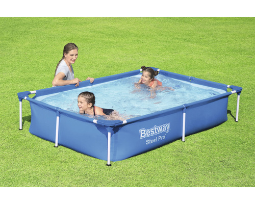 Piscină gonflabilă cu cadru Bestway Steel Pro cu mamă și copii în grădină