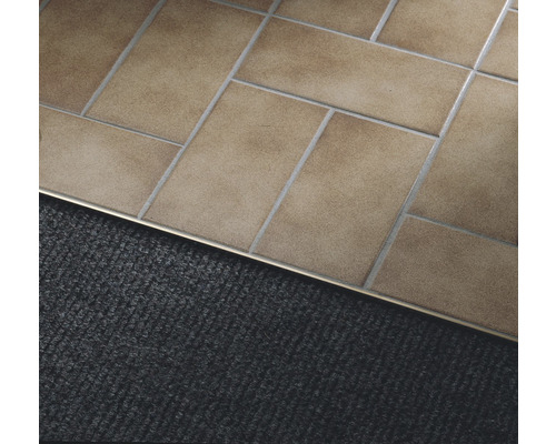 Acoperire de podea cu gresie și covor