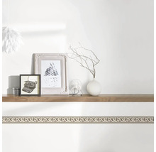 Bordură de perete cu model floral în interior
