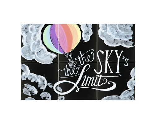 Faianță cu inscripția ''The sky is the limit'', balon cu aer cald și nori