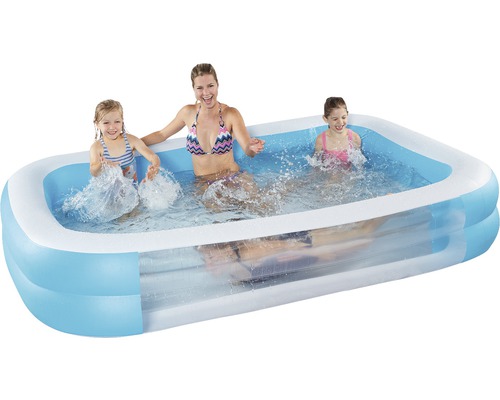 Piscină gonflabilă cu persoane jucându-se în apă