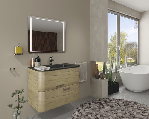 Baie cu dulap de bază pentru lavoar, oglindă cu iluminare, cadă și fereastră