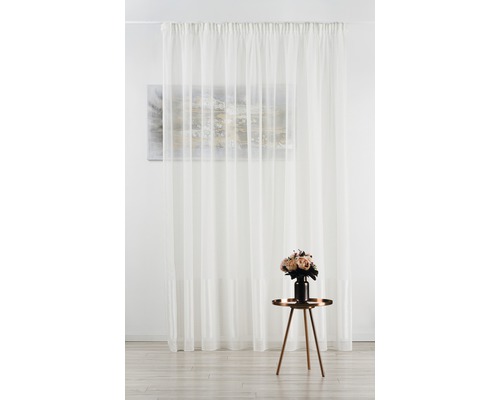 Panou de perdea decorativ, transparent, în fața unui perete