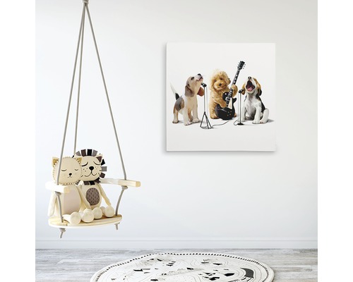 Pictură decorativă de perete cu o trupă de câini în camera copilului