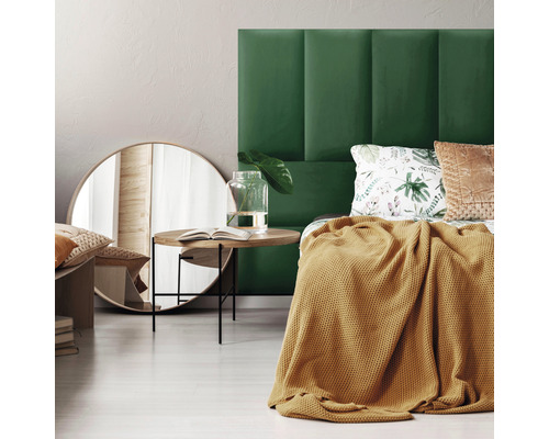 Panou decorativ tapițat Riviera verde 30x60 cm Dormitor cu tăblie verde, oglindă rotundă și măsuță laterală