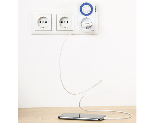 Bloc de prize cu temporizator și încărcător pentru un telefon mobil