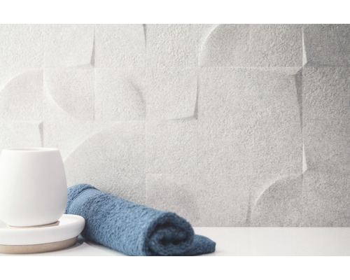 Perete decorativ cu plăci 3D, prosop și suport de lumânări