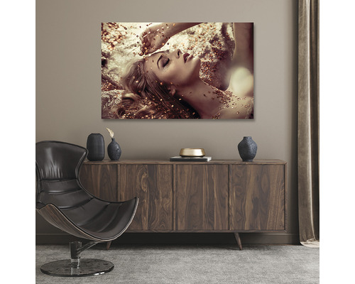 Pânză decorativă cu femeie în sufrageria modernă