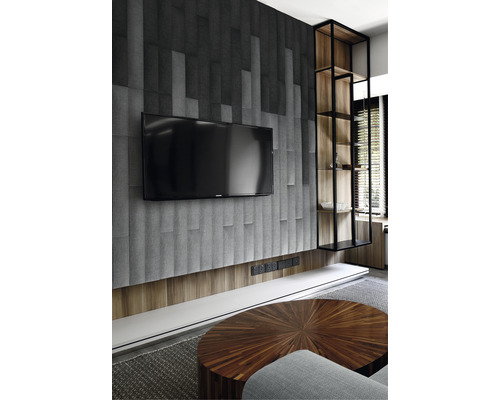 Sufragerie cu televizor, raft și măsuță de cafea