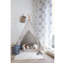 Cameră de joacă pentru copii cu cort tipi, covor cu model curcubeu și decorațiuni