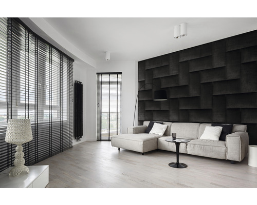 Living modern cu canapea, ferestre cu lamele și panouri acustice