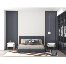 Dormitor cu pat, noptiere, covor și dulap