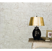 Tapet decorativ cu model de crăpături în camera de zi